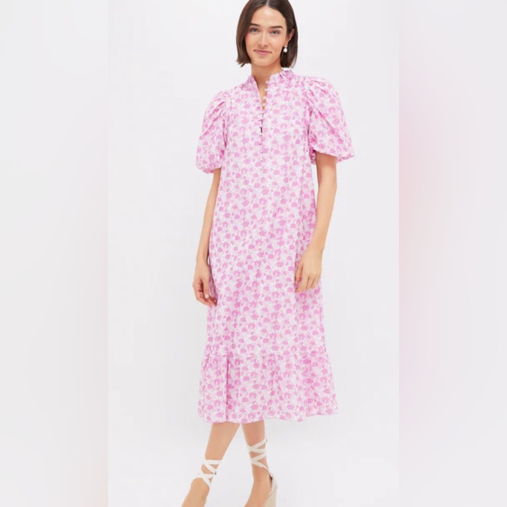 Hyacinth House Tuckernuck Pink & White Floral Mimi Midi Dress